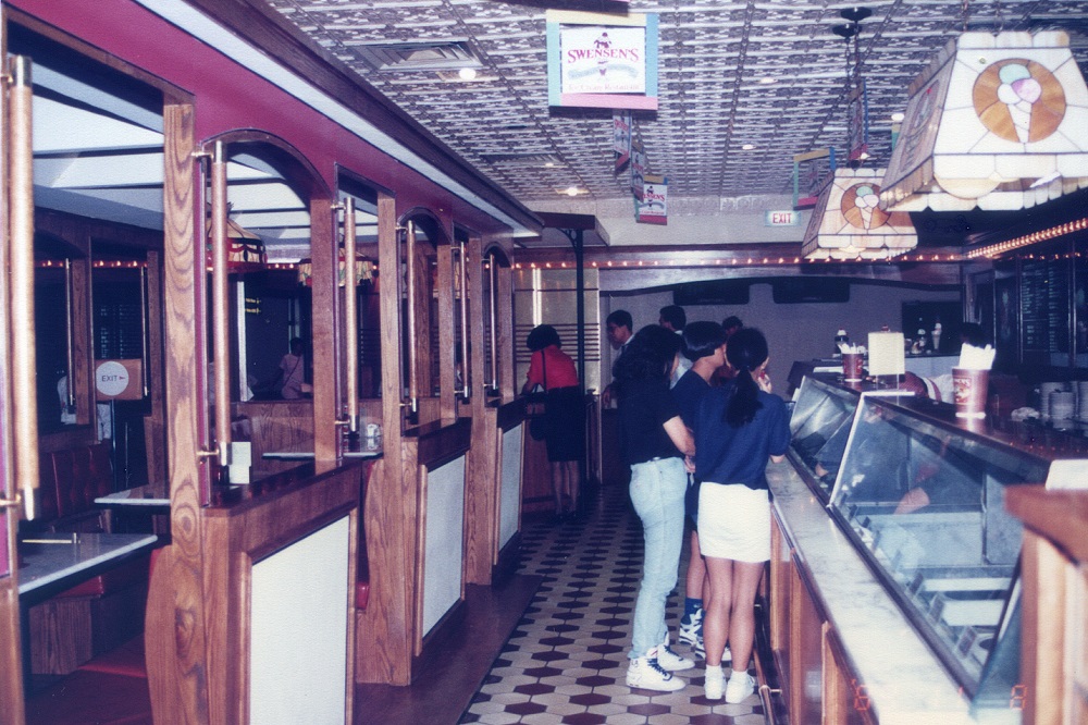 The Swensen’s restaurant at Changi Airport Terminal 1 in the 1980s